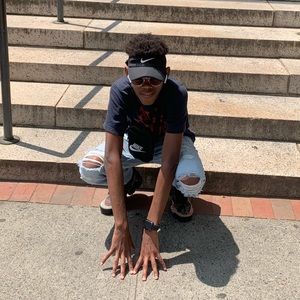 Meet your Posher, Divinemessiah